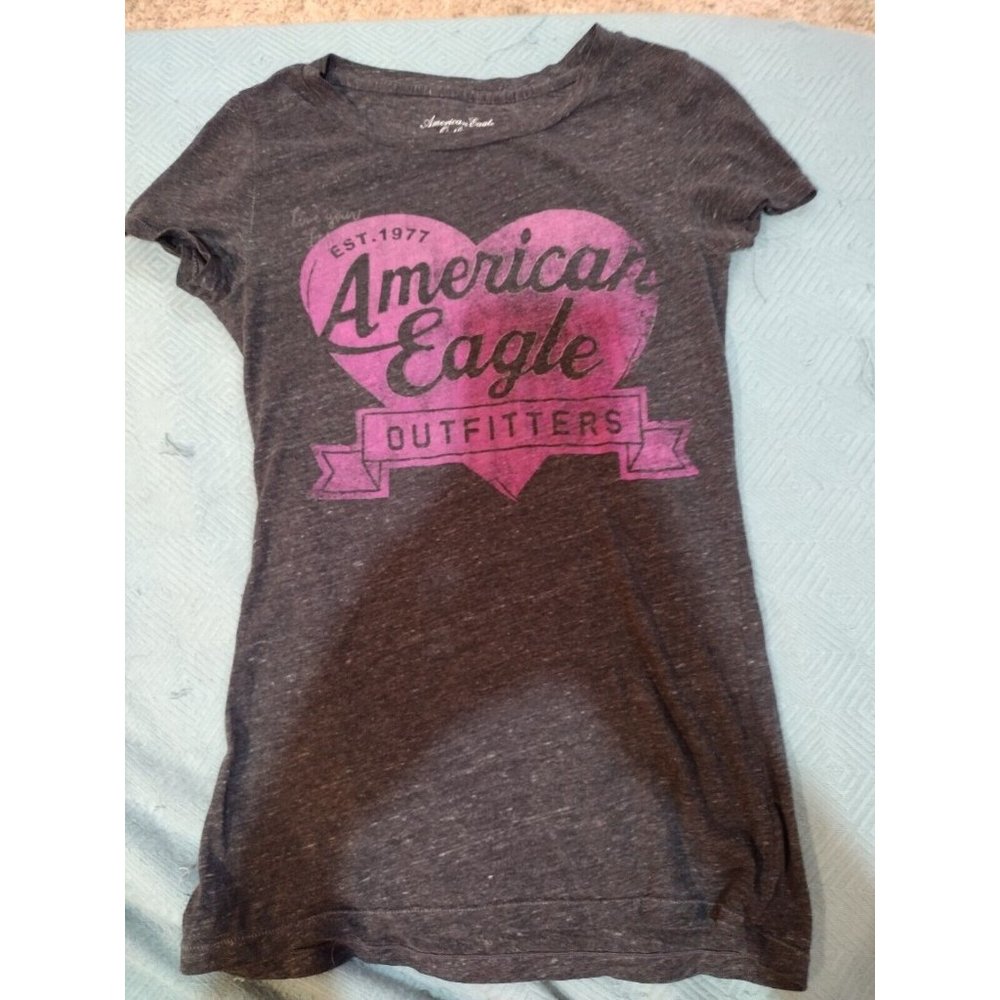 American Eagle Small T shirt